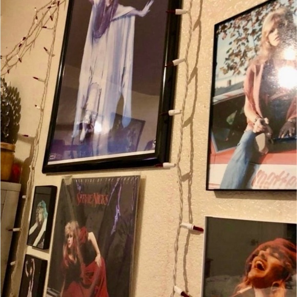 STEVIE NICKS SIGNED 8X10 FRAMED PHOTO WEARING HAT! EARLY FLEETWOOD MAC BEAUTIFUL - Picture 5 of 12